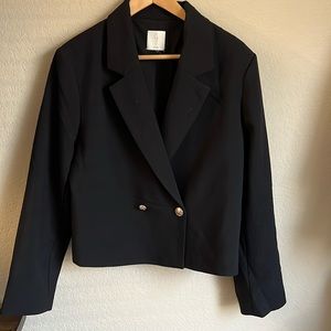 Black crop blazer